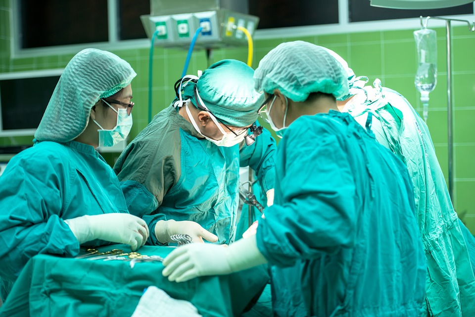 Narzędzia w rękach chirurga